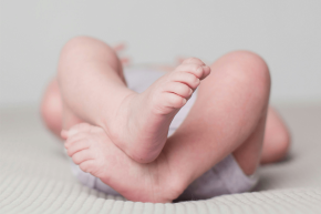 6 idées de thèmes pour un shooting photo de naissance