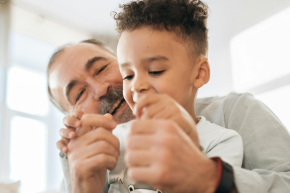 Comment faire plaisir à son papy pour la fête des grands-pères ?