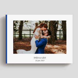 Couverture d’album mariage avec couple enlacé en extérieur, format paysage