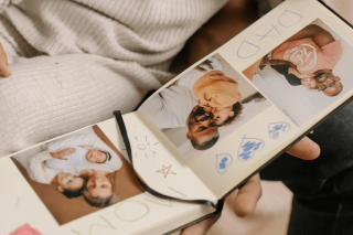 Album photo traditionnel ou livre photo en ligne : que choisir ?