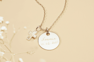 cadeau medaillon bapteme