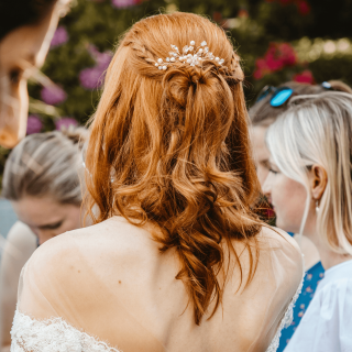 coiffure mariage demi-queue tressée