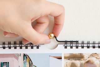 Accrocher son calendrier photo mural